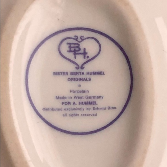 Hummel Porcelain trinket box egg shaped vintage
Easter basket Sister Berta - Picture 6 of 7